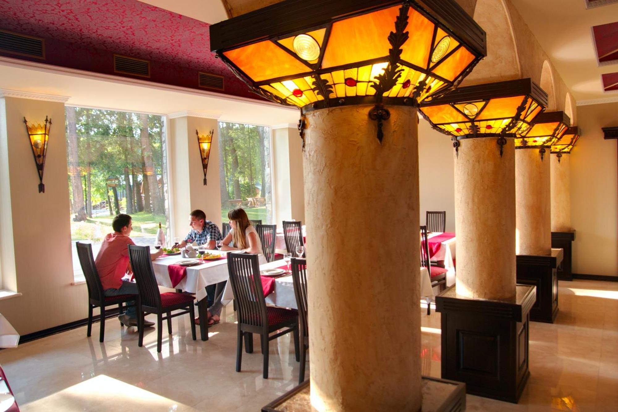 Sherwood Hotel Dolgomostiska 외부 사진
