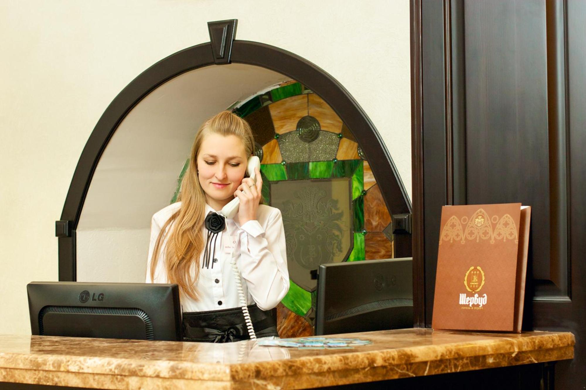 Sherwood Hotel Dolgomostiska 외부 사진